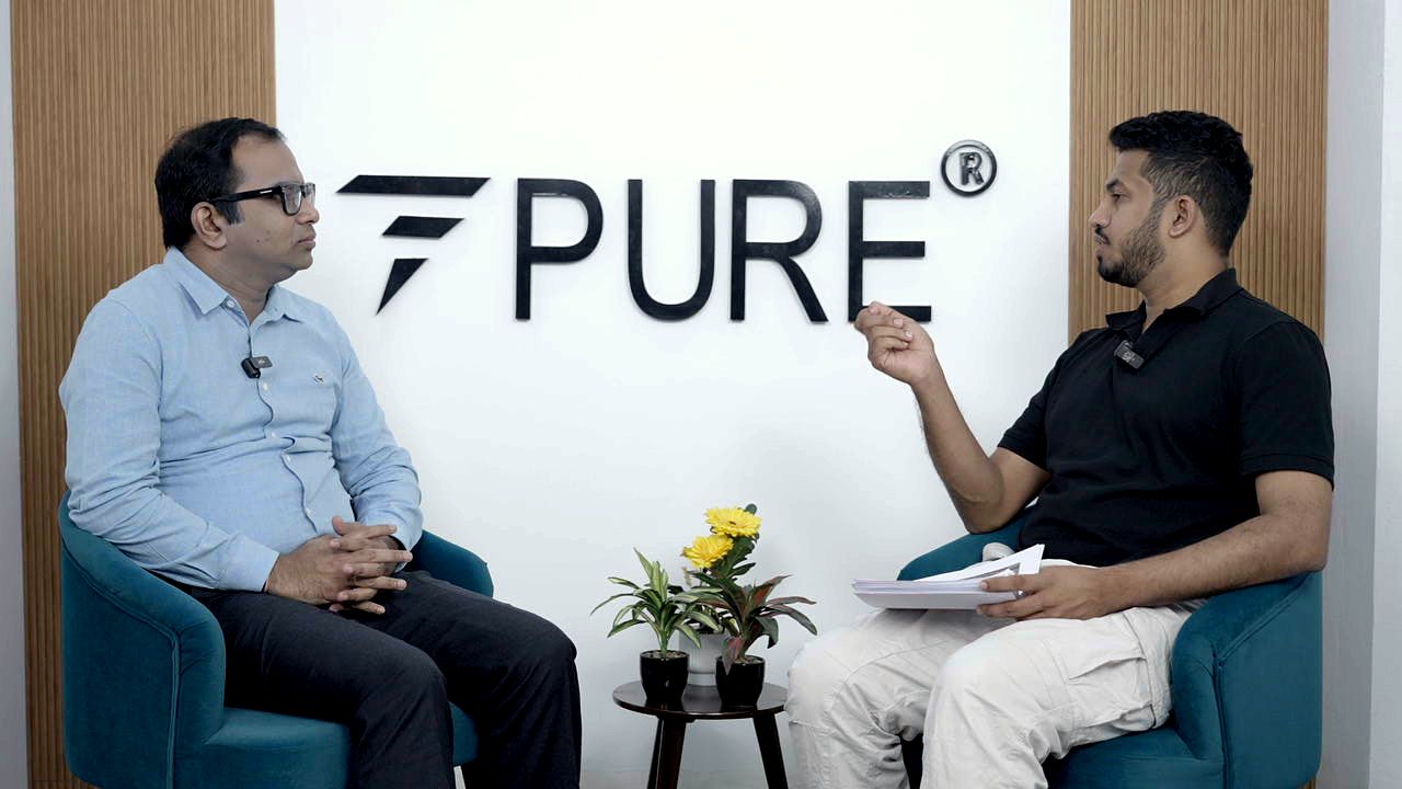 Ram Prayaga, in conversation with a founder at the brand's office